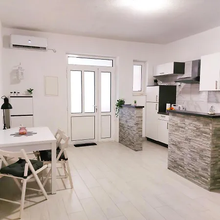 - Sea, And Happiness Apartman Bol